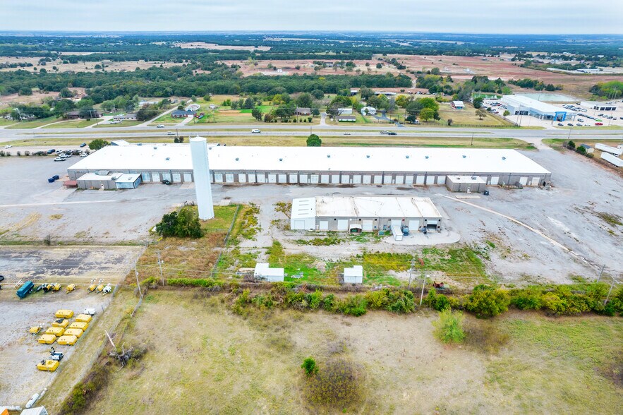 More Photos Of 7576 N Highway 81, Duncan Manufacturing For Sale