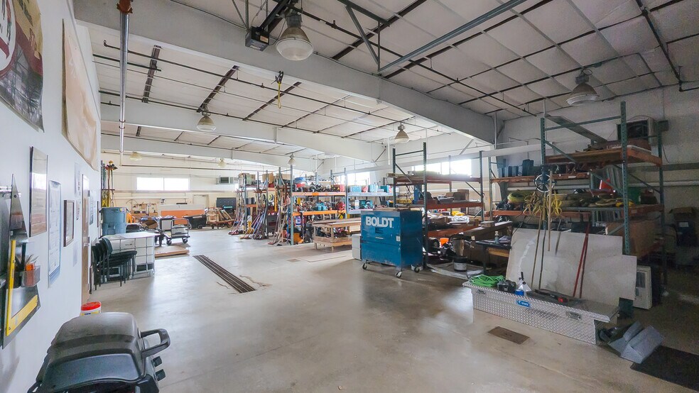 More Photos Of 3621 9th St NW, Rochester Warehouse For Lease