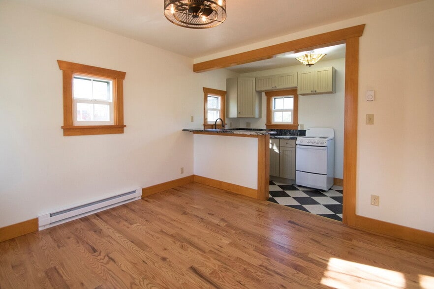 More Photos Of 102 Holly St, Colorado Springs Apartments For Sale