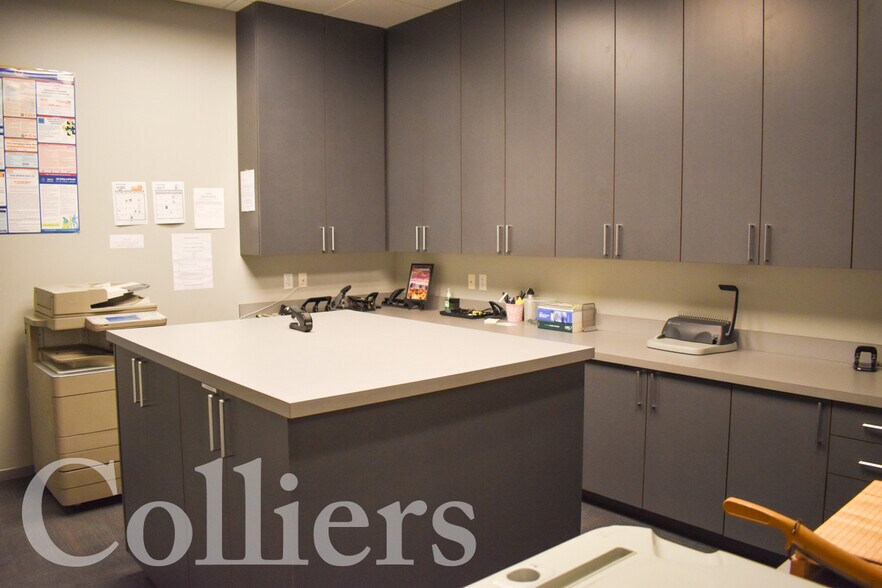 More Photos Of 398 S 9th St, Boise General Retail For Sale