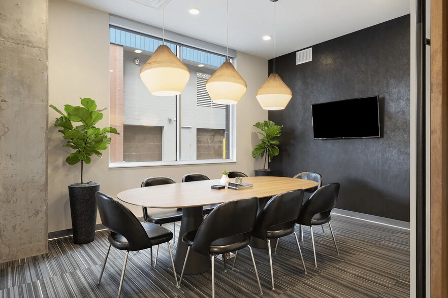 More Photos Of 1300 W Lake St, Minneapolis Apartments For Lease