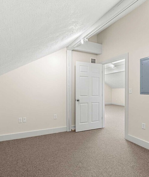 More Photos Of 300 Newburyport Tpke, Rowley Freestanding For Lease