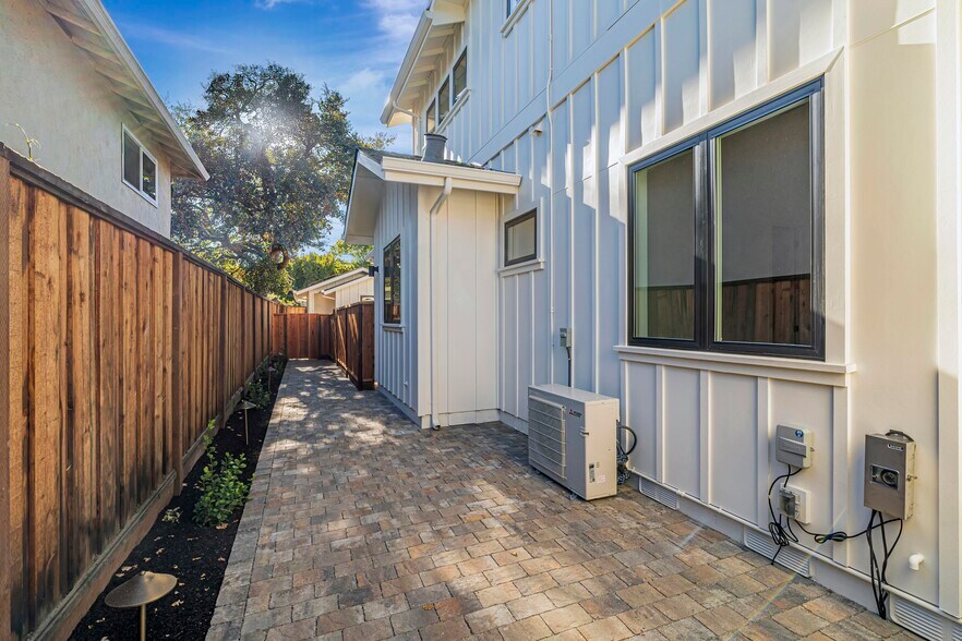 More Photos Of 1460 Kentfield Ave, Redwood City Multifamily For Sale