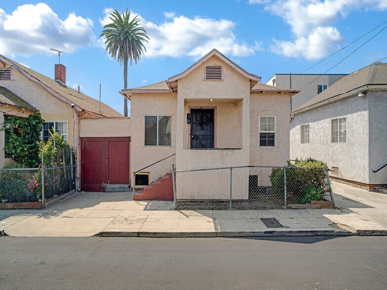 More Photos Of 2201 Trinity St, Los Angeles Apartments For Sale