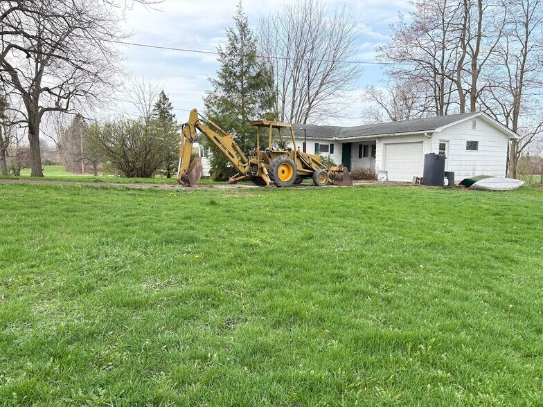 More Photos Of 8981 Telegraph Rd, Middleport Golf Course Driving Range For Sale