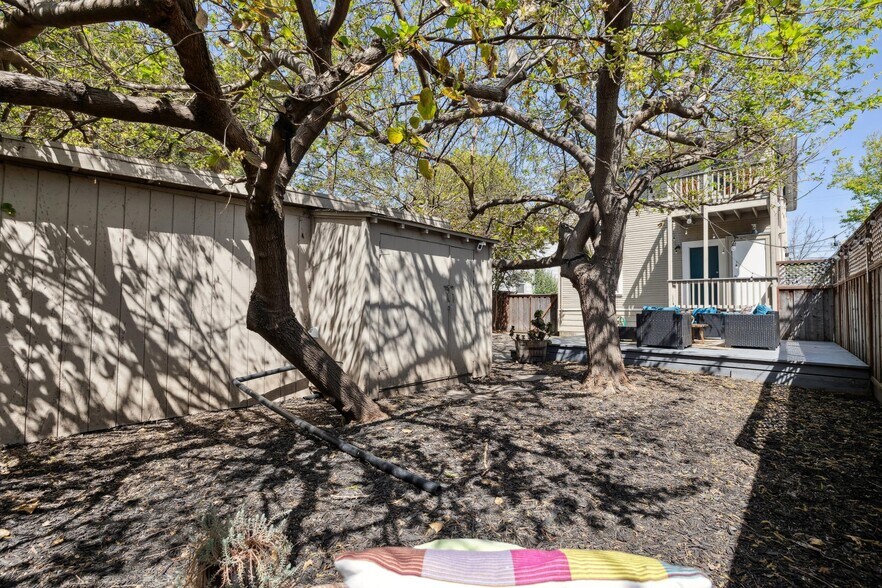 More Photos Of 449 37th St, Oakland Apartments For Sale