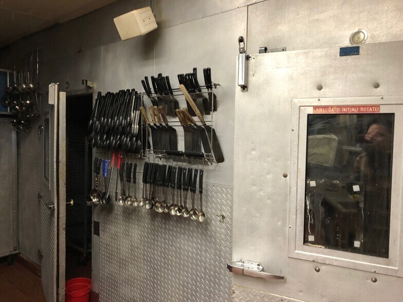 More Photos Of 2613 E Clairemont Ave, Eau Claire Restaurant For Lease