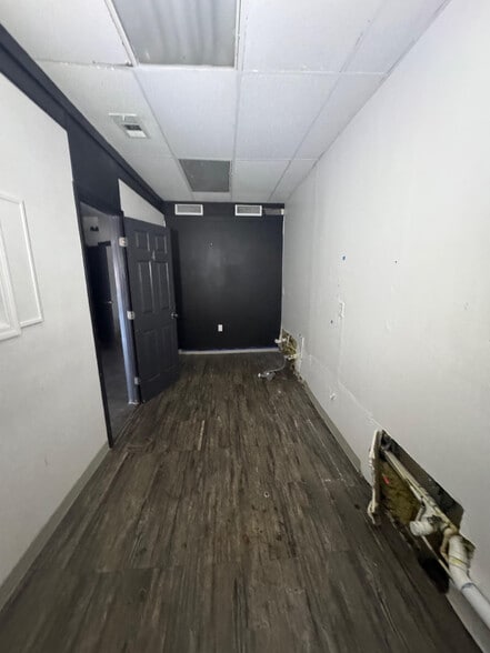 More Photos Of 1760 Lee Rd, Douglasville Unknown For Lease