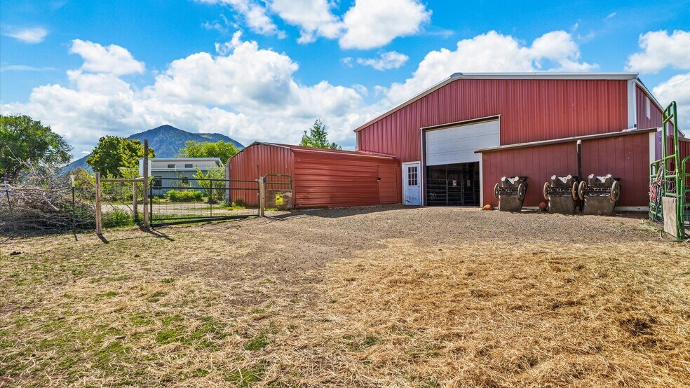 More Photos Of 41990 Cottonwood Creek Rd, Crawford Apartments For Sale