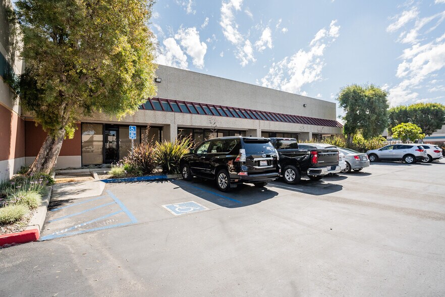 More Photos Of 1937 Goodyear Ave, Ventura Warehouse For Lease