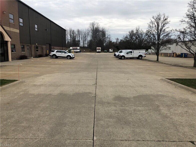 More Photos Of 2888 Nationwide Pky, Brunswick Light Manufacturing For Lease