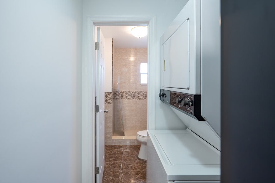 More Photos Of 2325 NW 30th St, Oakland Park Warehouse For Lease