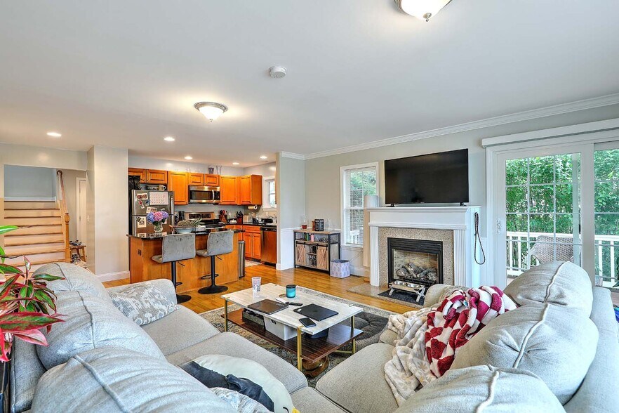 More Photos Of 183-191 Washington Rd, Barrington Apartments For Sale