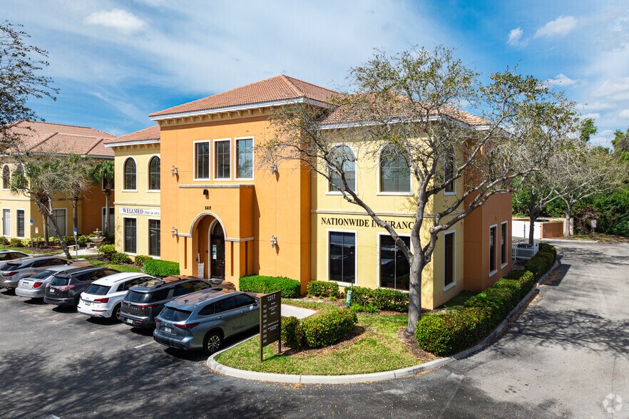 Primary Photo Of 1217 Piper Blvd, Naples Medical For Sale