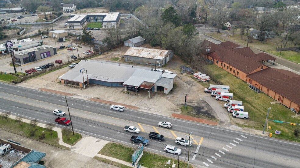 More Photos Of 1006 South Timberland Dr, Lufkin Industrial For Sale