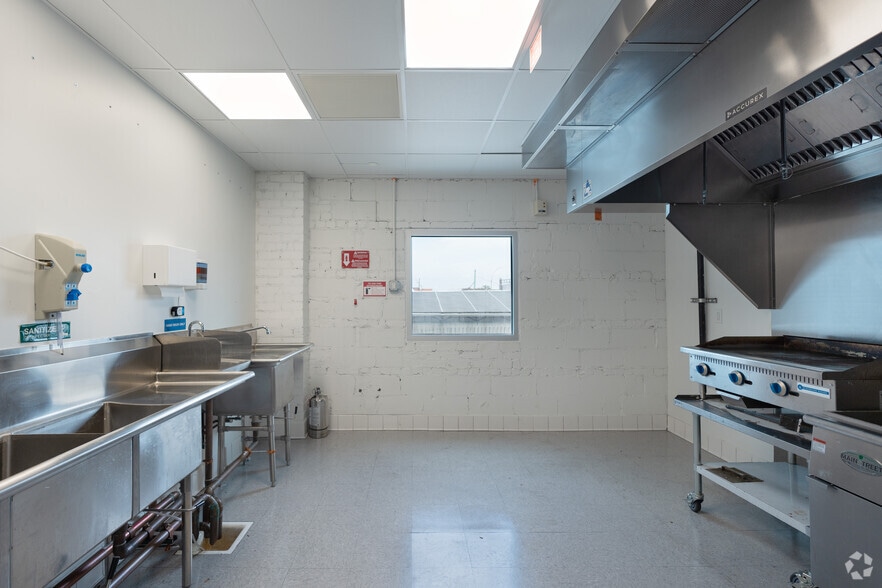 More Photos Of 1140 Utica Ave, Brooklyn Warehouse For Lease