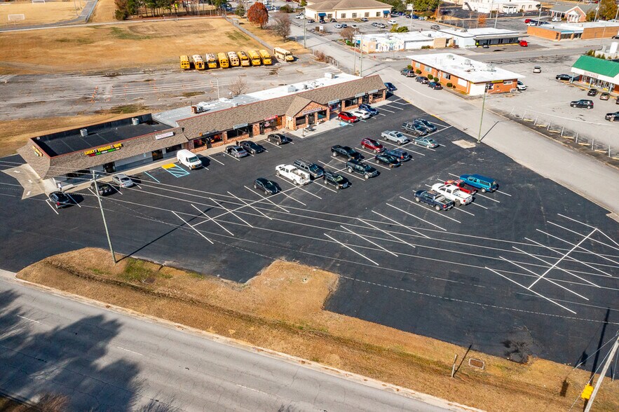 More Photos Of 1904-1918 Dr. Martin Luther King Jr. Blvd, New Bern General Retail For Lease