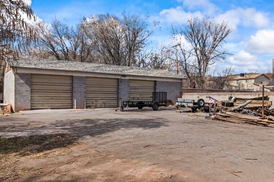 More Photos Of 458 Main st, Richfield Freestanding For Sale