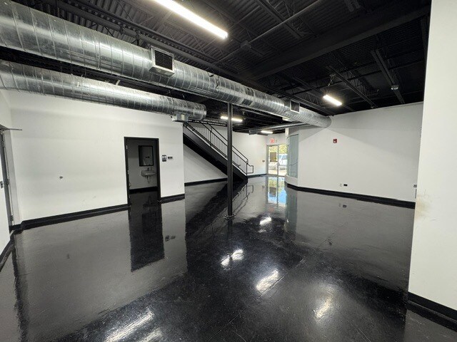 More Photos Of 2600 Beverly Court, Suite 107,, Aurora Light Distribution For Lease