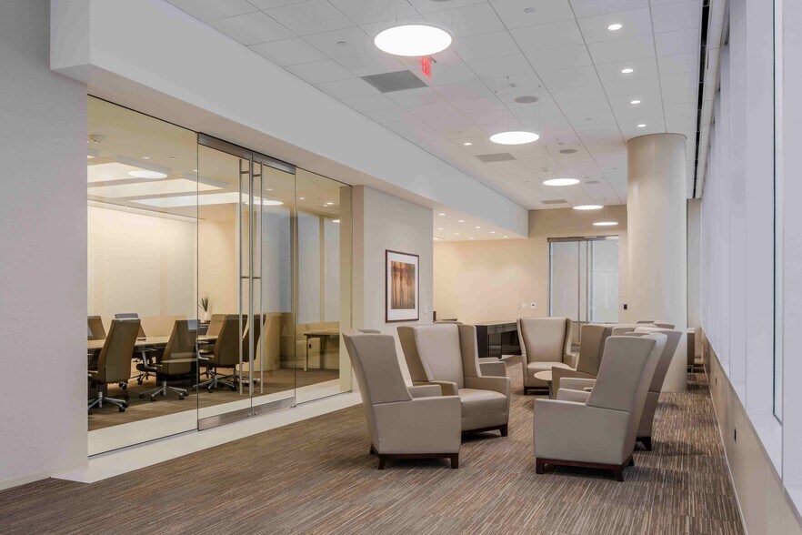 More Photos Of 5718 Westheimer Rd, Houston Office For Lease