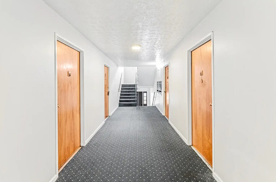 More Photos Of 3400 Lesway Ct, Louisville Apartments For Sale