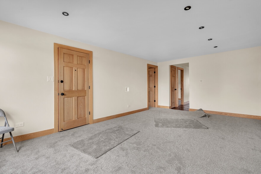 More Photos Of 6048 W 79th St, Burbank Multifamily For Sale