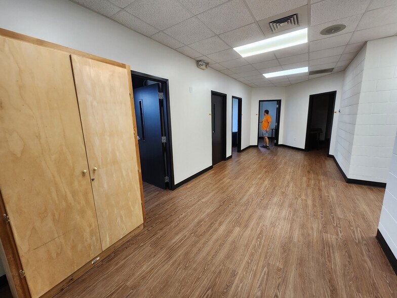 More Photos Of 501 Howell Rd, Greenville Office For Lease