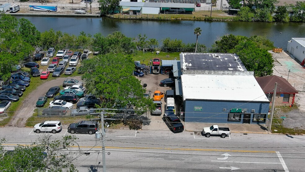 More Photos Of 705 N Beach St, Daytona Beach Manufacturing For Sale