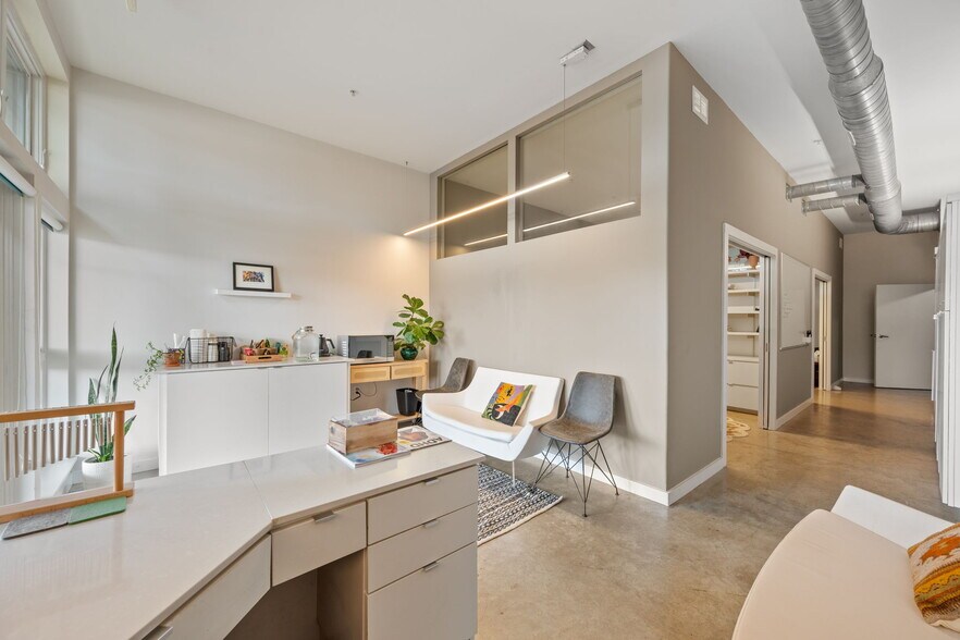 More Photos Of 2235 E 6th St, Austin Apartments For Sale