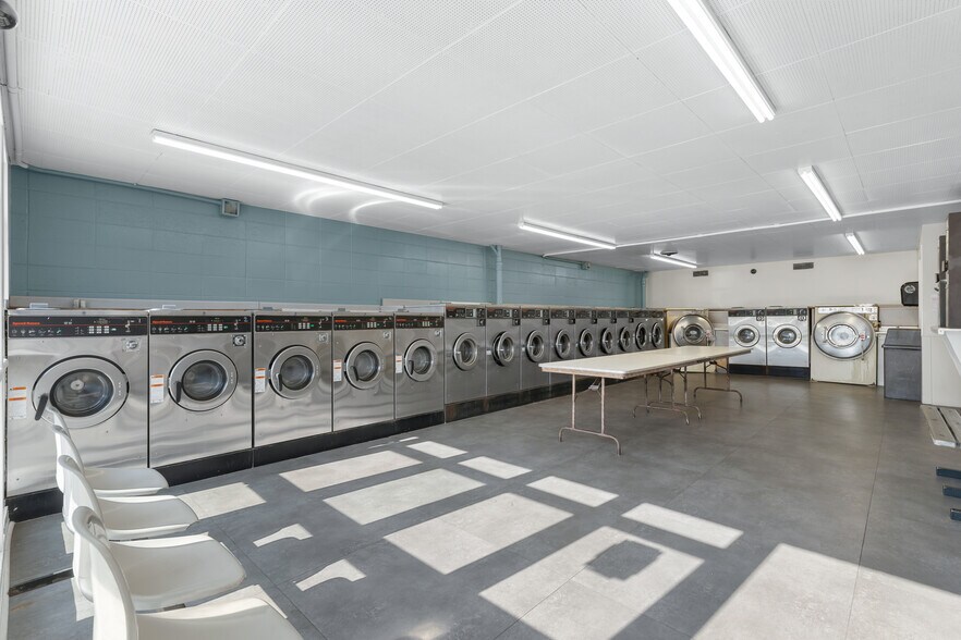 More Photos Of 1728 Broadway St, Redwood City Storefront Retail Residential For Sale