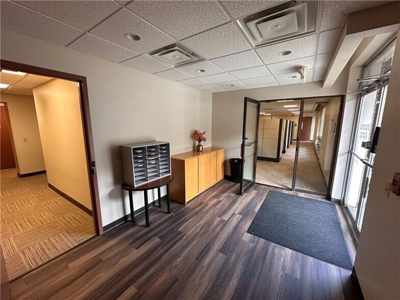 More Photos Of 2247 Babcock Blvd, Pittsburgh Office For Lease