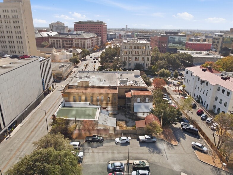 More Photos Of 111-113 N Flores St, San Antonio Storefront Retail Residential For Sale