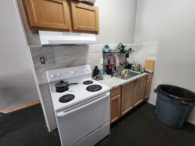 More Photos Of 744 Park Ave, Syracuse Warehouse For Sale