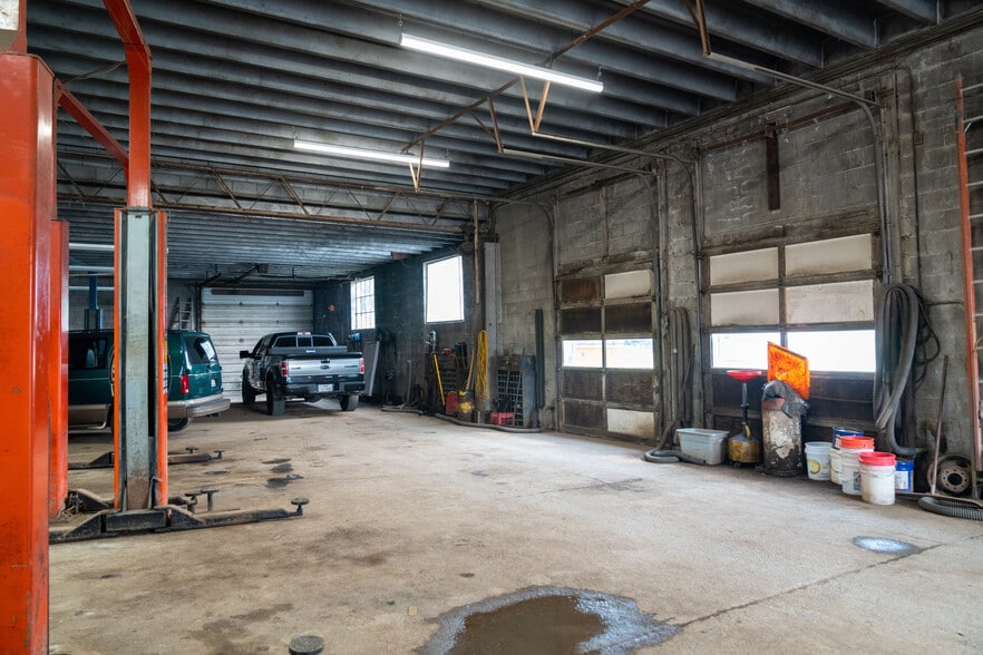 More Photos Of , Clinton Township General Retail For Sale