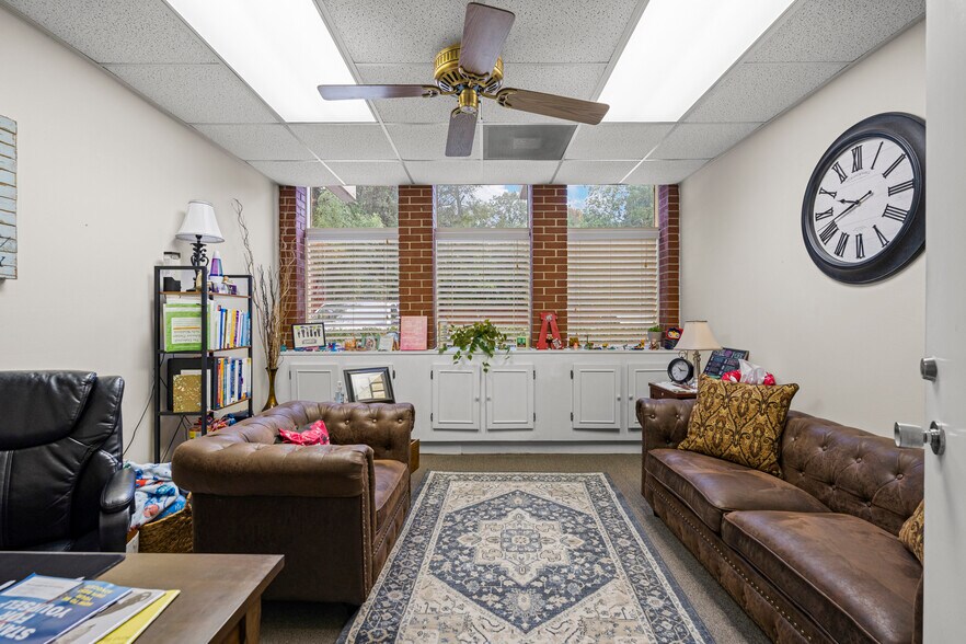 More Photos Of 1661 13th St, Columbus Office For Sale