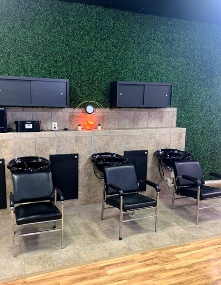More Photos Of 6500 George Washington Mem Hwy, Yorktown General Retail For Lease