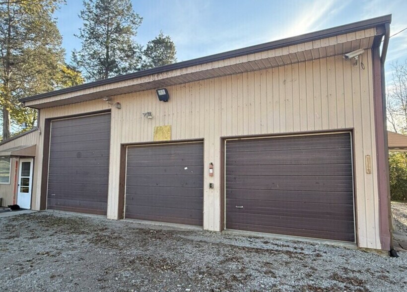 Primary Photo Of 273 W Hebron Ln, Shepherdsville Land For Sale