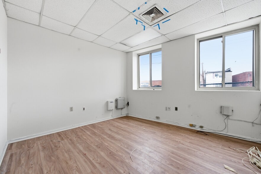 More Photos Of 3800 E Tremont Ave, Bronx Storefront Retail Office For Lease