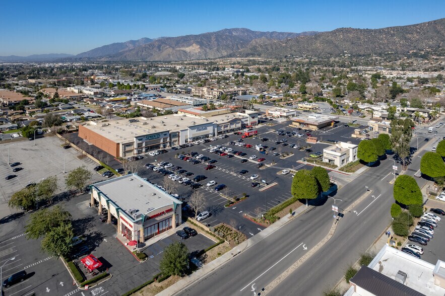 More Photos Of 600 W Route 66, Glendora General Retail For Lease