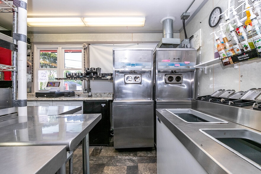 More Photos Of 961 E High St, Hicksville Restaurant For Sale