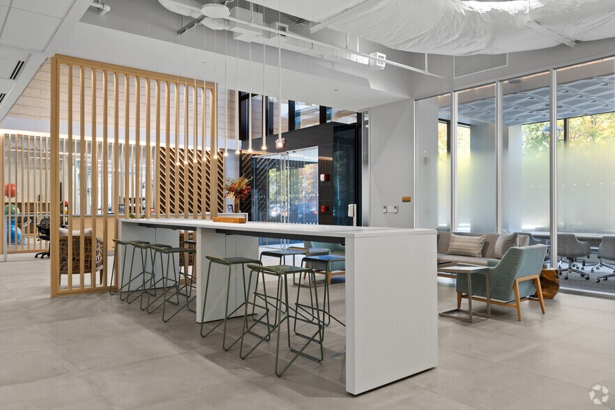 More Photos Of 801 Main Ave, Norwalk Unknown For Lease