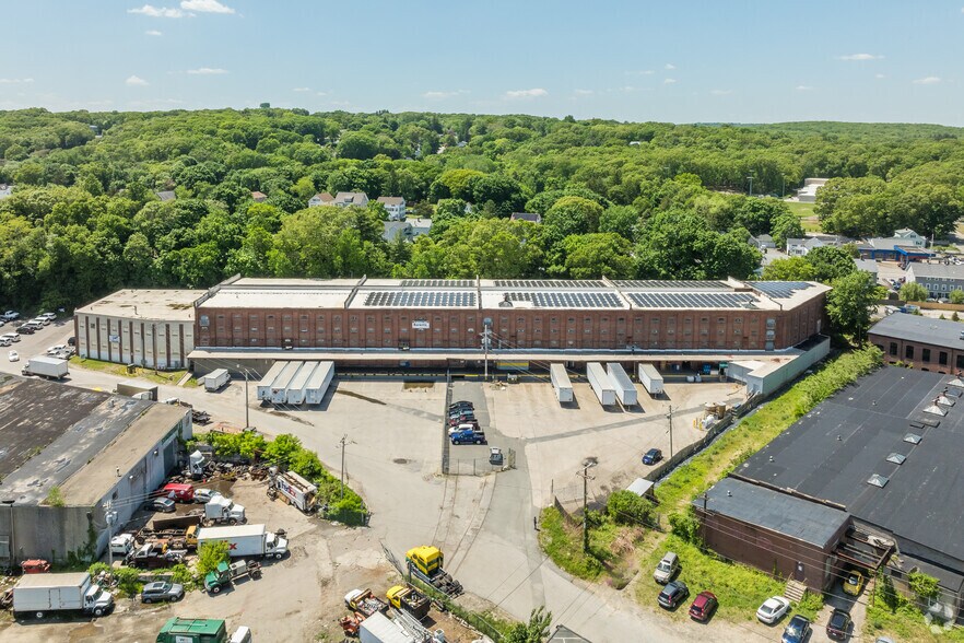 More Photos Of 50 Industrial Cir, Lincoln Manufacturing For Lease