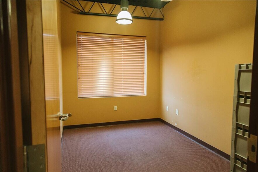 More Photos Of 81 Western Industrial Dr, Cranston Warehouse For Sale