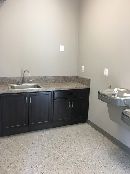 More Photos Of 4520 Plank Rd, Fredericksburg Medical For Lease