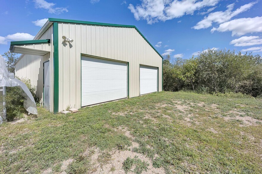 More Photos Of 4040 Velp Ave, Green Bay Specialty For Sale