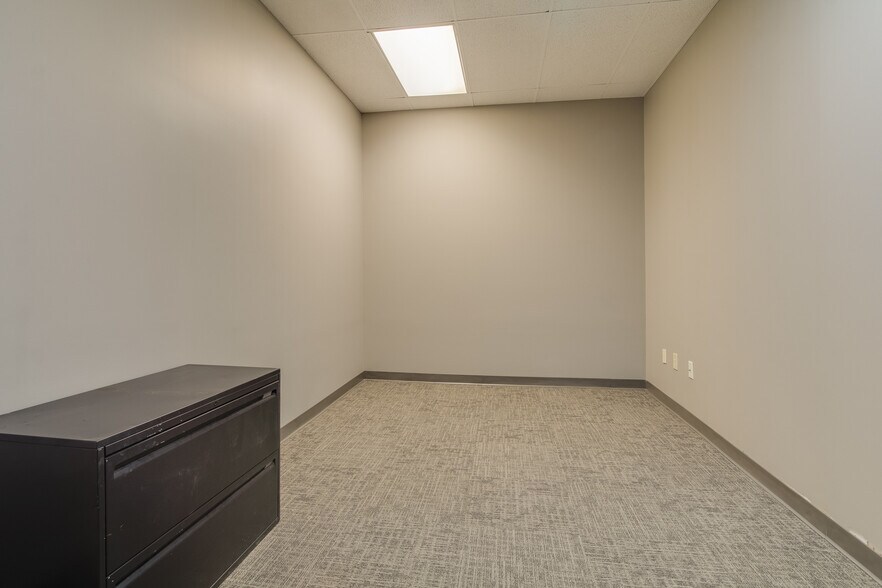 More Photos Of 227-229 S Washington Sq, Lansing Storefront Retail Office For Sale