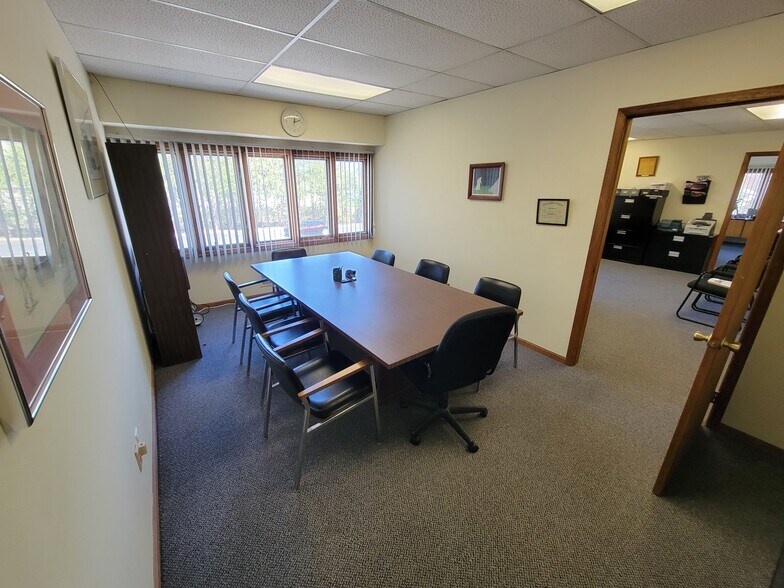 More Photos Of 8 Old Bridge Tpke, South River Office For Lease