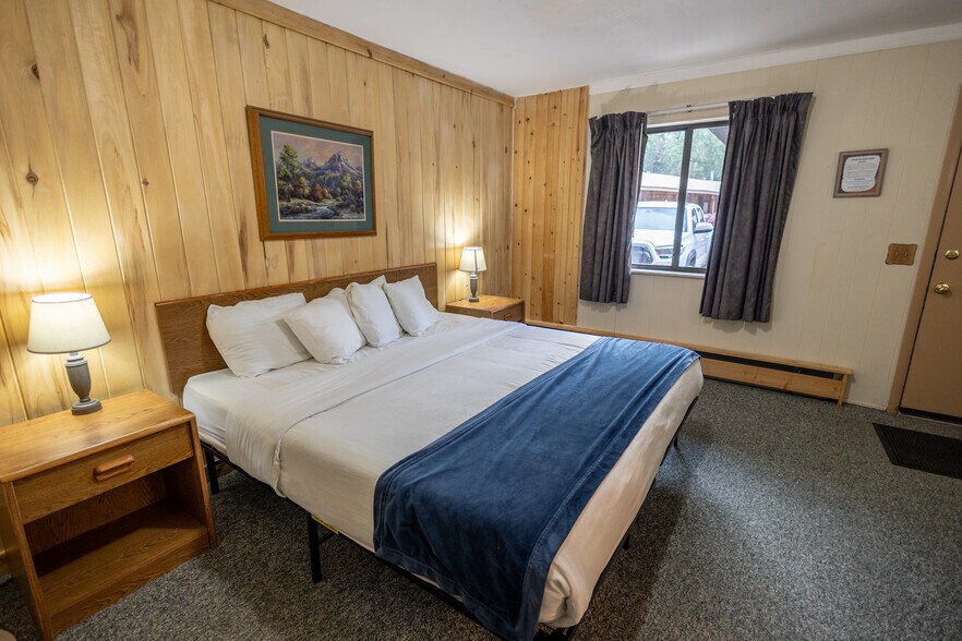 More Photos Of 27680 US Highway 160, South Fork Hotel For Sale