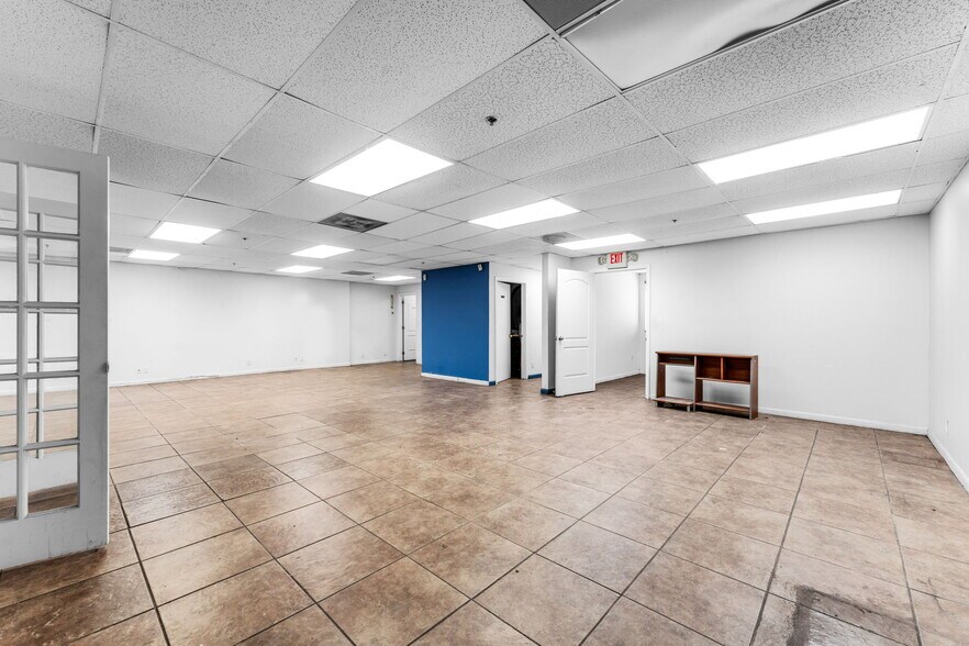 More Photos Of 7620 W 2nd Ct, Hialeah Warehouse For Sale