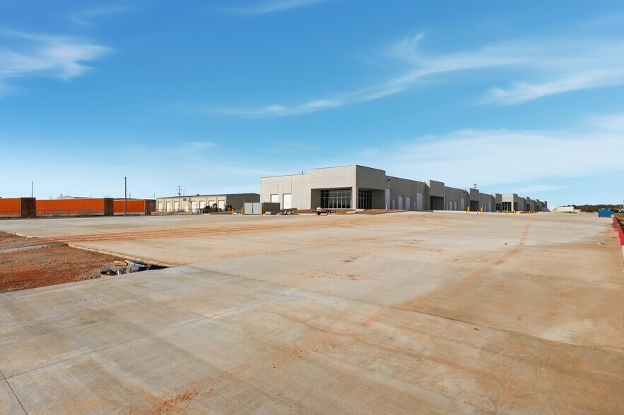 More Photos Of 1515 E Robinson Ave, Springdale Unknown For Lease